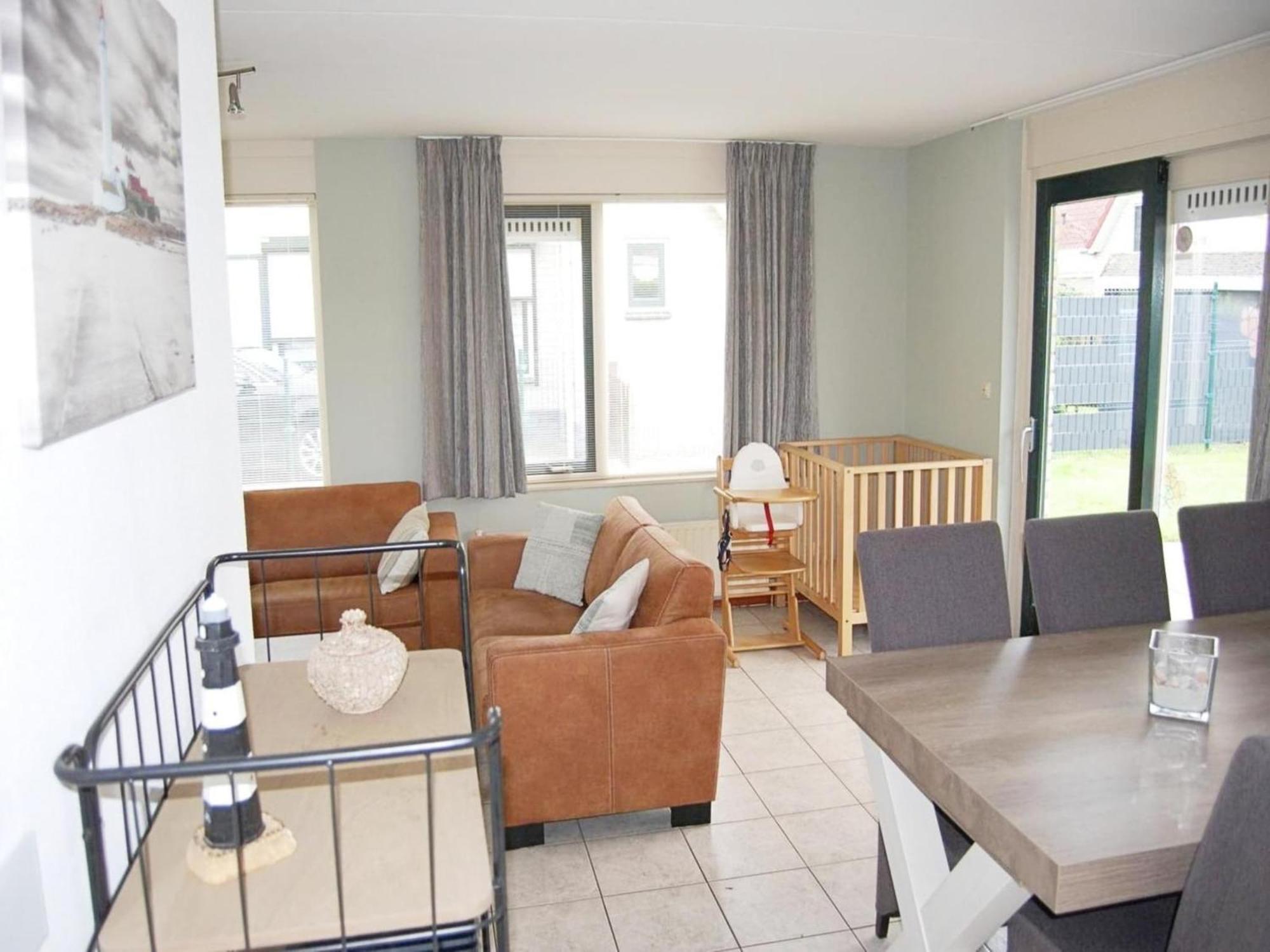 Vakantiehuis Amazing With Garden